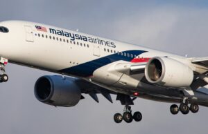 Twee vliegtuigen met honderden bouwvakkers aan boord misten een afstand van vier meter