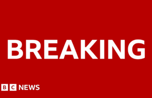 Bij een zelfmoordaanslag buiten de rechtbank van Islamabad komen twaalf mensen om het leven