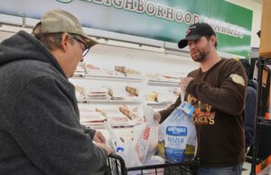 Hoe vertragingen bij SNAP-uitkeringen de kleine supermarkten en gemakswinkels in Amerika schaden
