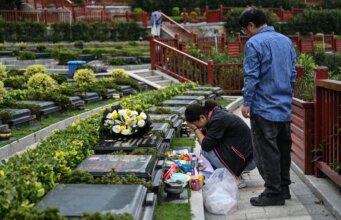 “De doden zijn nog nooit zo spraakzaam geweest”: de opkomst van de wederopstanding van kunstmatige intelligentie