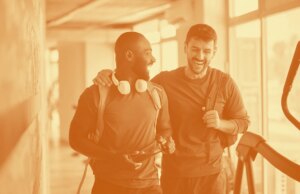 Deze kleine gewoonte maakt je volgens een Yale-expert meteen aardig