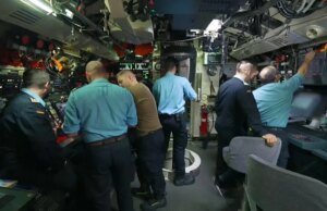 Aan boord van een NAVO-onderzeeër voor militaire oefeningen om Rusland te monitoren