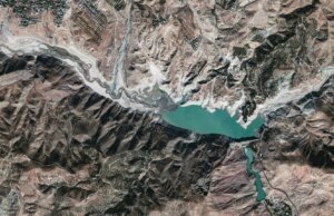 Iran ‘moet mogelijk zijn hoofdstad van 10 miljoen mensen evacueren’ nu Teheran verlamd is door droogte en Ayatollah met een crisis wordt geconfronteerd