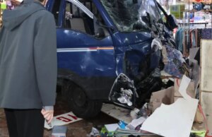 Minstens twee doden en achttien gewonden toen een vrachtwagen door de menigte heen ploegde op een openluchtmarkt in Zuid-Korea