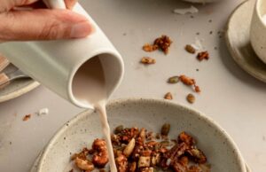 Pumpkin Spice Graanvrije Granola (knapperig, gezond en gemakkelijk)